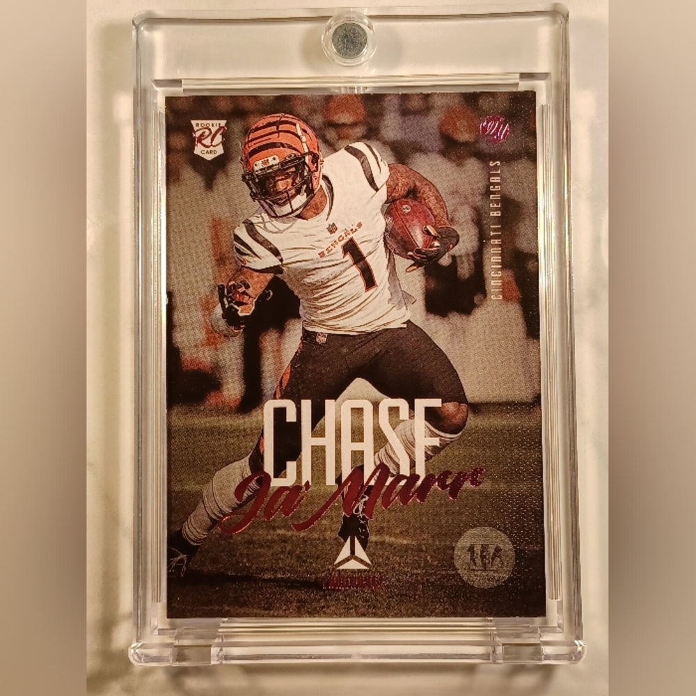 Ja'marr chase Cincinnati Bengals rookie football card in case